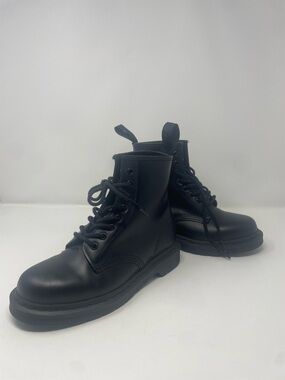 Dr. Martens 1460 Mono Smooth Leather Lace-Up Combat Boots size 7 like new